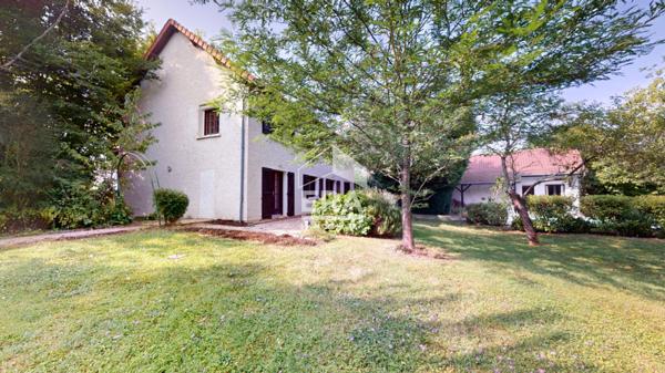 MAISON BOURGES 7 PIÈCES 180 M²