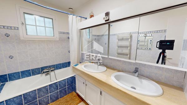 MAISON BOURGES 7 PIÈCES 180 M²