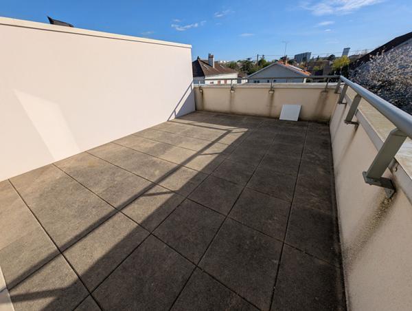 Rue de la Chatonnerie - APPARTEMENT de type 2 avec terrasse et parking