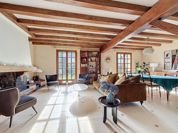 Maison familiale dans un domaine recherché proche de la gare