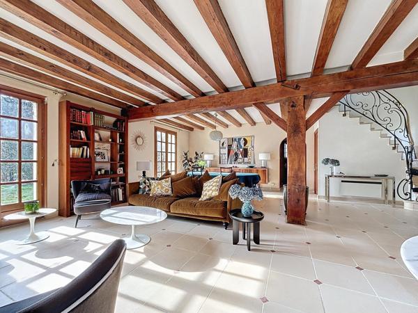 Maison familiale dans un domaine recherché proche de la gare