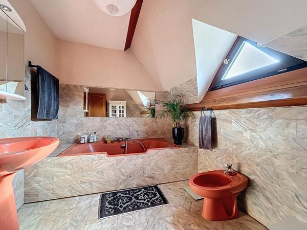 Maison familiale dans un domaine recherché proche de la gare