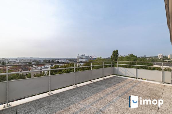 T3 dernier étage avec terrasses et parkings