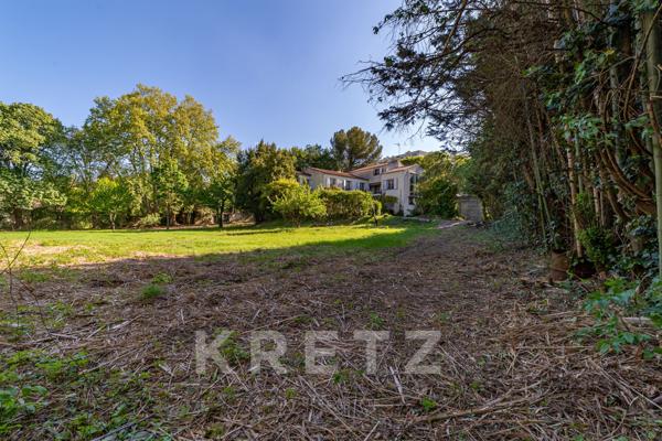 Propriété avec 5000m² de jardin en centre ville