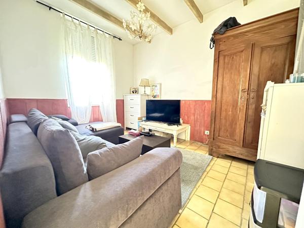 A VISITER SUR CAVAILLON, EN CAMPAGNE MAISON DE 118 M2 + APPARTEMENT DE 60 M2 + DEPENDANCE SUR TERRAIN 1360 M2