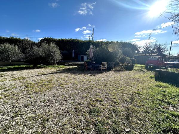 A VISITER SUR CAVAILLON, EN CAMPAGNE MAISON DE 118 M2 + APPARTEMENT DE 60 M2 + DEPENDANCE SUR TERRAIN 1360 M2