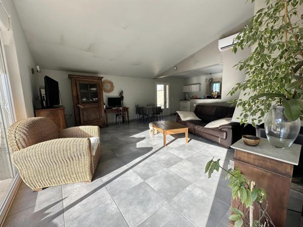 A VISITER SUR CAVAILLON, EN CAMPAGNE MAISON DE 118 M2 + APPARTEMENT DE 60 M2 + DEPENDANCE SUR TERRAIN 1360 M2