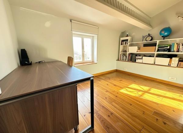 A VISITER SUR CAVAILLON, EN CAMPAGNE MAISON DE 118 M2 + APPARTEMENT DE 60 M2 + DEPENDANCE SUR TERRAIN 1360 M2