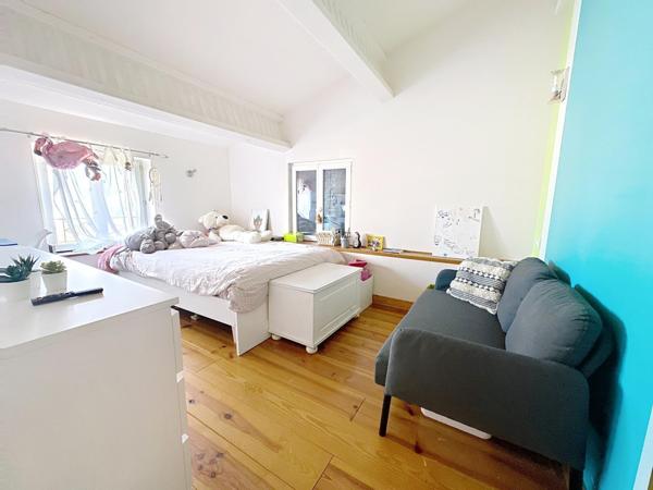 A VISITER SUR CAVAILLON, EN CAMPAGNE MAISON DE 118 M2 + APPARTEMENT DE 60 M2 + DEPENDANCE SUR TERRAIN 1360 M2