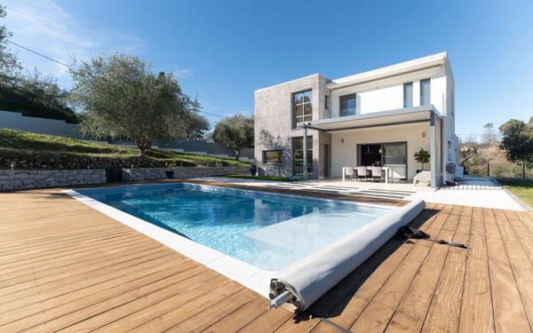 Maison à vendre    4 pièces • 123 m2 Levens