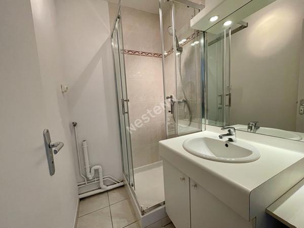 OPPORTUNITÉ / T1 30 m² / BETTON / PLACE DE STATIONNEMENT COUVERTE