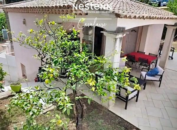 Appartement atypique à Cavalaire-sur-mer 2 pièce(s) 37.66 m2avec grand jardin privatif et terrasse, dans une petite copropriété de 2 appartements