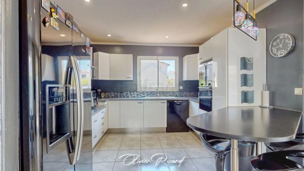 MEZE (34) Maison à vendre 7 pièces 152 m2 + garage - 406 m2 de terrain