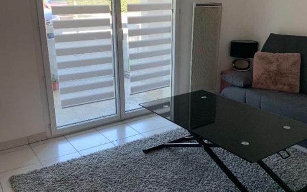 Appartement à louer    1 pièce •  Castelginest