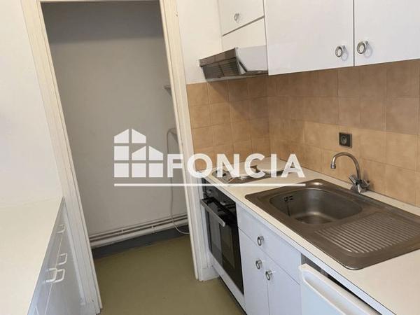 Location Studio 31.15 m² - 5-7 RUE SAINT PIE X Vannes 56000