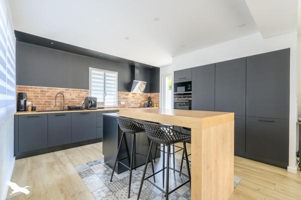 Maison à vendre |  Nieul-sur-Mer |  7 pièces | 174 m²