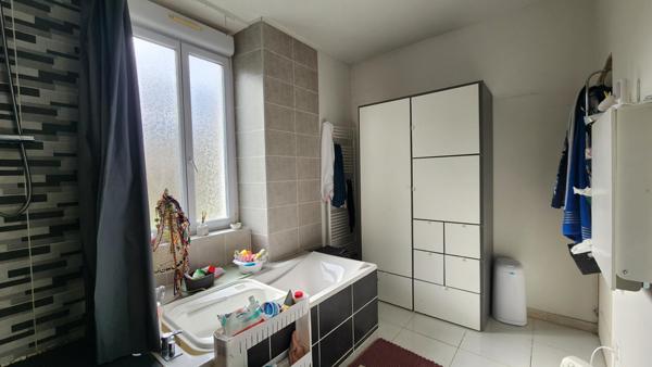 Charmante demeure familiale T4  aux volumes généreux, trois chambres et double salle d'eau, idéalement située