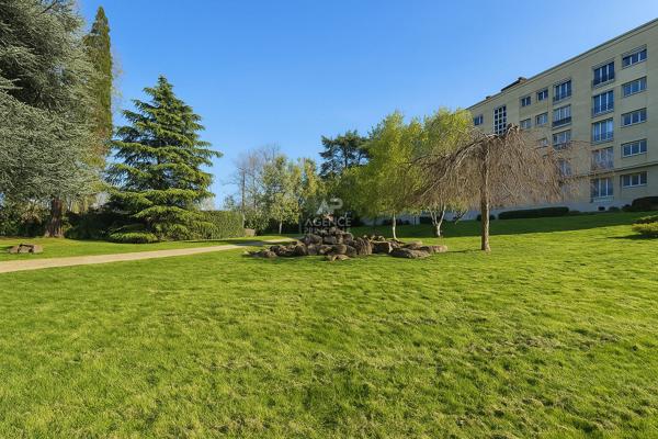 SEVRES RIVE GAUCHE - APPARTEMENT 3 PIECES €350 000 ** - Référence 584-S