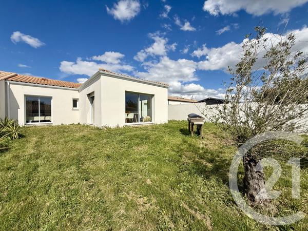 Maison à vendre  4 pièces - 110 m 2   MEDIS  - 17
