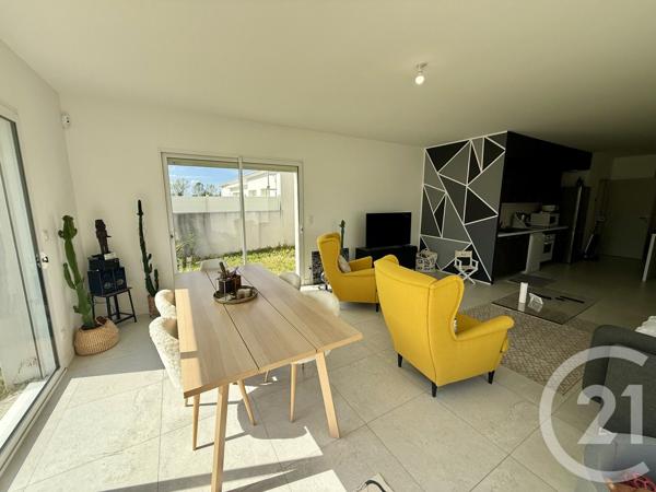 Maison à vendre  4 pièces - 110 m 2   MEDIS  - 17