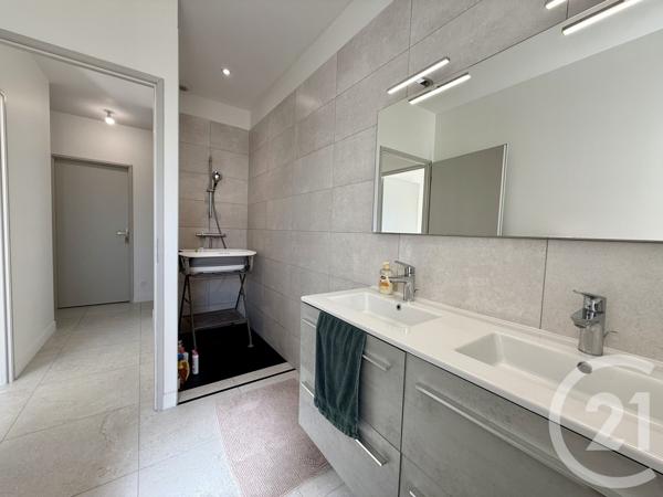 Maison à vendre  4 pièces - 110 m 2   MEDIS  - 17