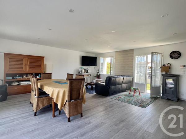Maison à vendre  4 pièces - 100,07 m 2   ST PIERRE D OLERON  - 17