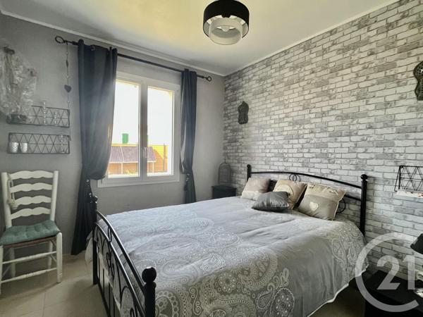 Maison à vendre  4 pièces - 100,07 m 2   ST PIERRE D OLERON  - 17