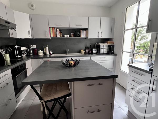 Appartement T4 à vendre  4 pièces - 108,32 m 2   LA ROCHELLE  - 17
