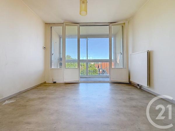 Appartement T3 à vendre  3 pièces - 62 m 2   GUERET  - 23