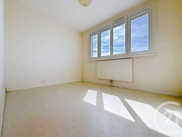 Appartement T3 à vendre  3 pièces - 62 m 2   GUERET  - 23