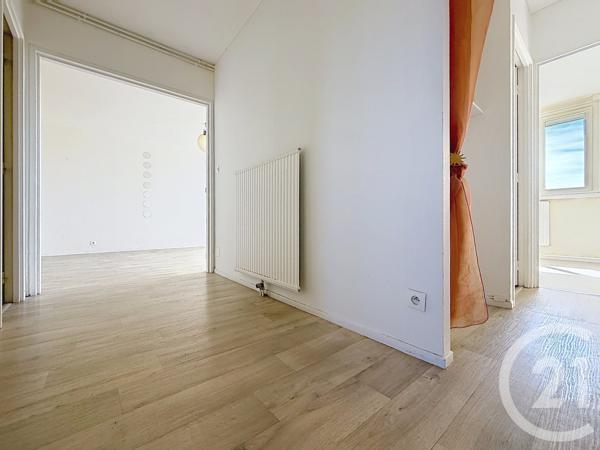 Appartement T3 à vendre  3 pièces - 62 m 2   GUERET  - 23