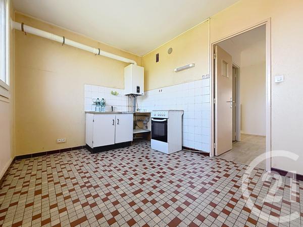 Appartement T3 à vendre  3 pièces - 62 m 2   GUERET  - 23