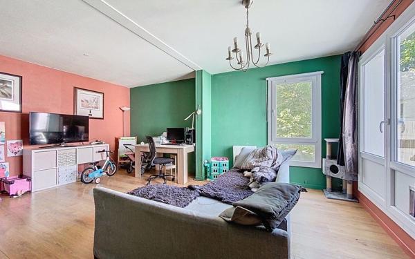 Appartement à vendre    3 pièces • 73,82 m2 Montigny-le-Bretonneux