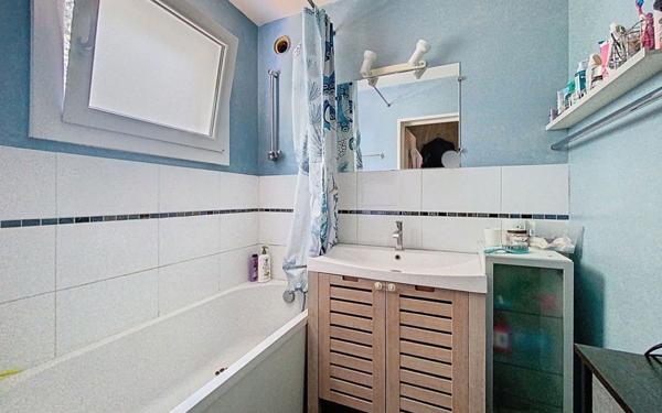 Appartement à vendre    3 pièces • 73,82 m2 Montigny-le-Bretonneux