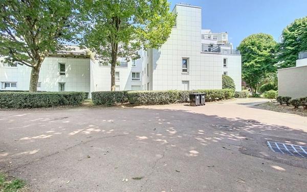 Appartement à vendre    3 pièces • 73,82 m2 Montigny-le-Bretonneux