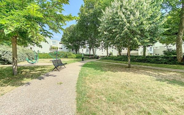 Appartement à vendre    3 pièces • 73,82 m2 Montigny-le-Bretonneux