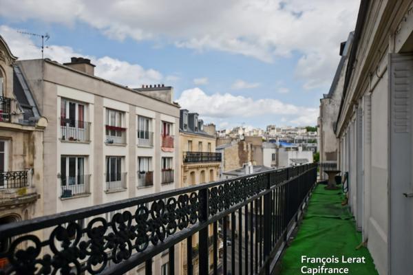 À Vendre (75009 Paris) - Appartement de 4 pièces – 2 chambres – 61,32 m2 - Haut de la Rue Henry Monnier – 615 000 € honoraires d’agence inclus.