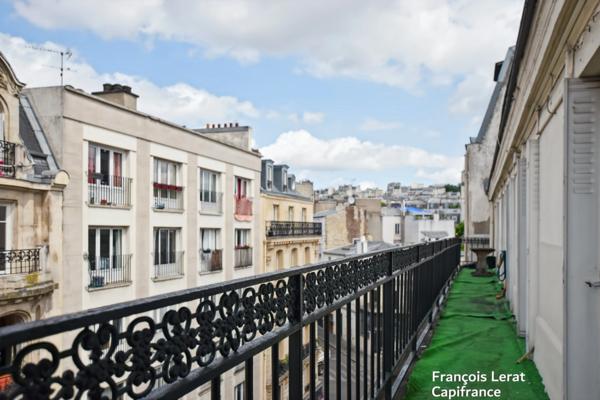À Vendre (75009 Paris) - Appartement de 4 pièces – 2 chambres – 61,32 m2 - Haut de la Rue Henry Monnier – 615 000 € honoraires d’agence inclus.