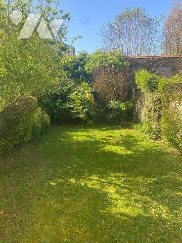 BORDEAUX (33000) Dans la plus belle rue du quartier Saint-Genès - Elégante maison Bourgeoise du...