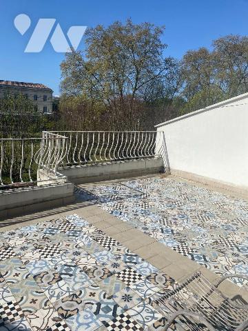 BORDEAUX (33000) Dans la plus belle rue du quartier Saint-Genès - Elégante maison Bourgeoise du...