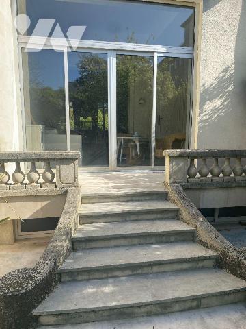 BORDEAUX (33000) Dans la plus belle rue du quartier Saint-Genès - Elégante maison Bourgeoise du...