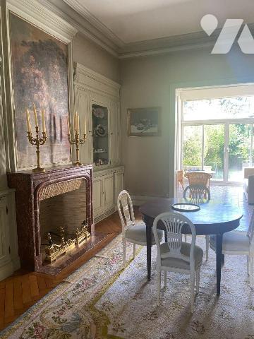 BORDEAUX (33000) Dans la plus belle rue du quartier Saint-Genès - Elégante maison Bourgeoise du...