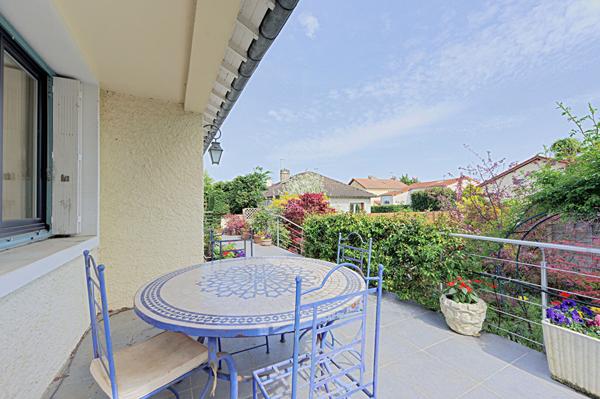 Maison Saint Germain En Laye 6 pièce(s) 186 m2 €998 000 ** - Référence 18133