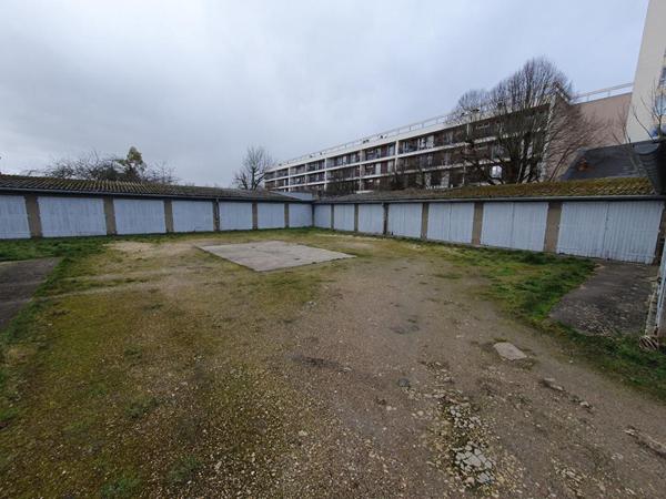 Parking / box Bourges