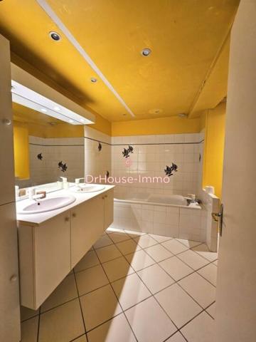 Maison à vendre 6 pièces de 236 m²