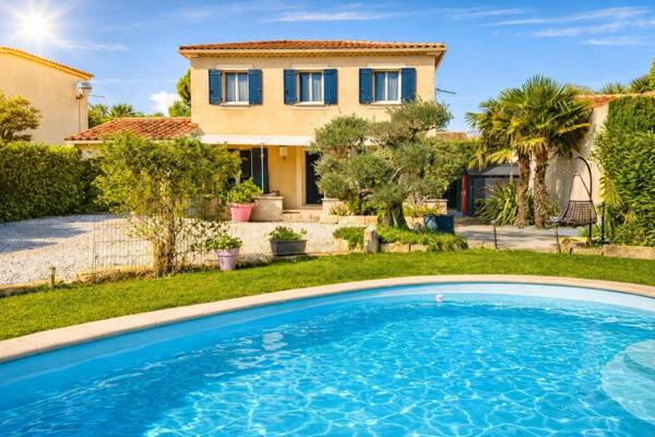 À VENDRE MAISON À GRAVESON - CENTRE VILLE AVEC PISCINE