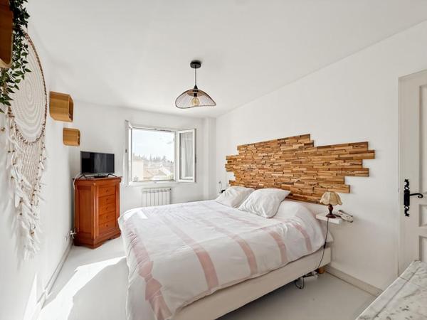 À VENDRE MAISON À GRAVESON - CENTRE VILLE AVEC PISCINE