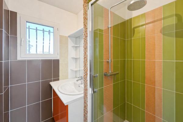 À VENDRE MAISON À GRAVESON - CENTRE VILLE AVEC PISCINE