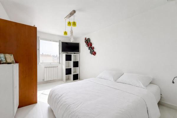 À VENDRE MAISON À GRAVESON - CENTRE VILLE AVEC PISCINE