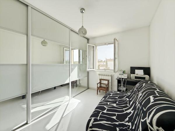 À VENDRE MAISON À GRAVESON - CENTRE VILLE AVEC PISCINE